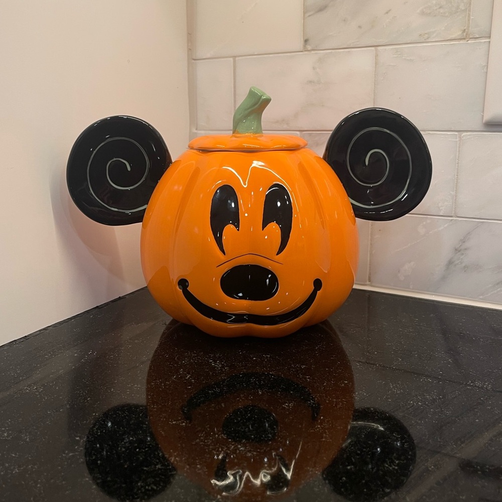 NWT Disney Mickey Mouse Halloween Pumpkin Cookie Jar